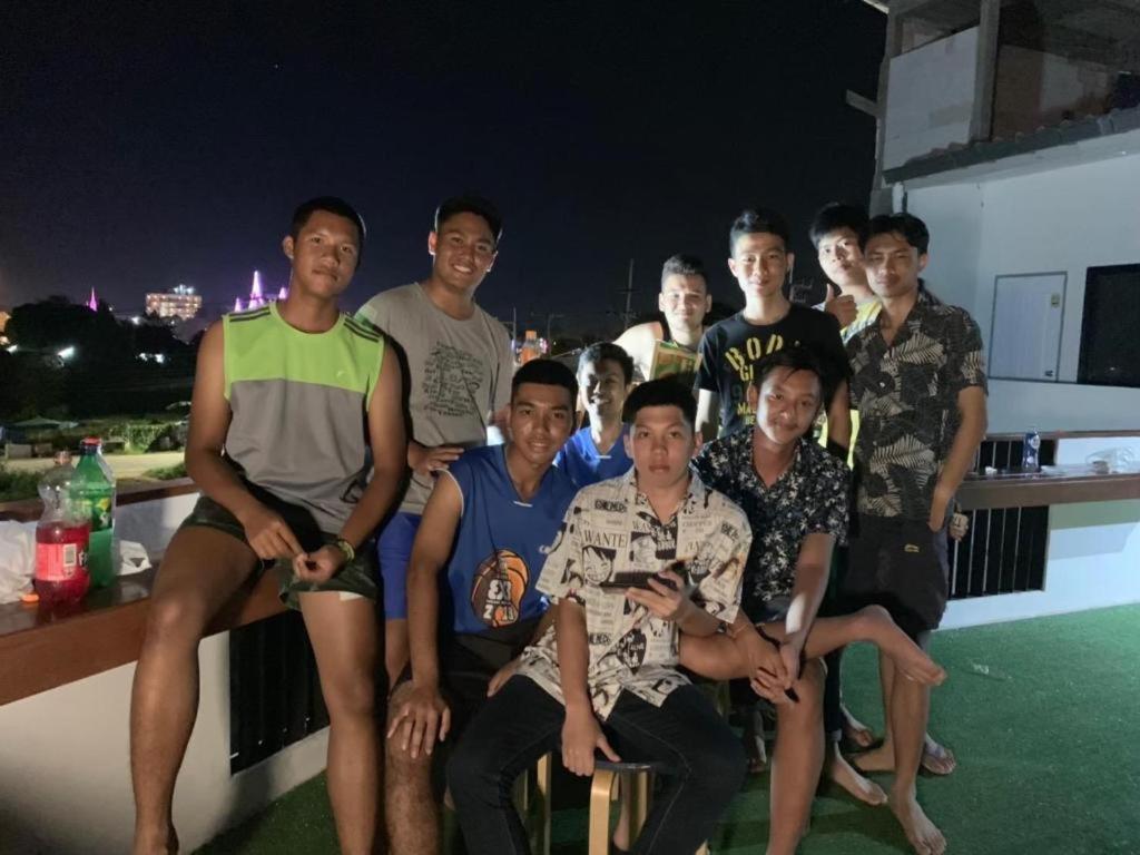Sleepbox Hostel Suratthani Surat Thani Luaran gambar