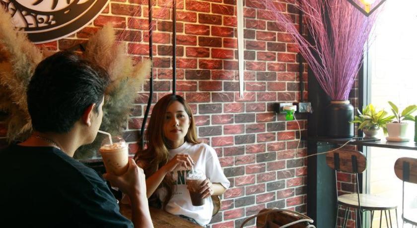 Sleepbox Hostel Suratthani Surat Thani Luaran gambar